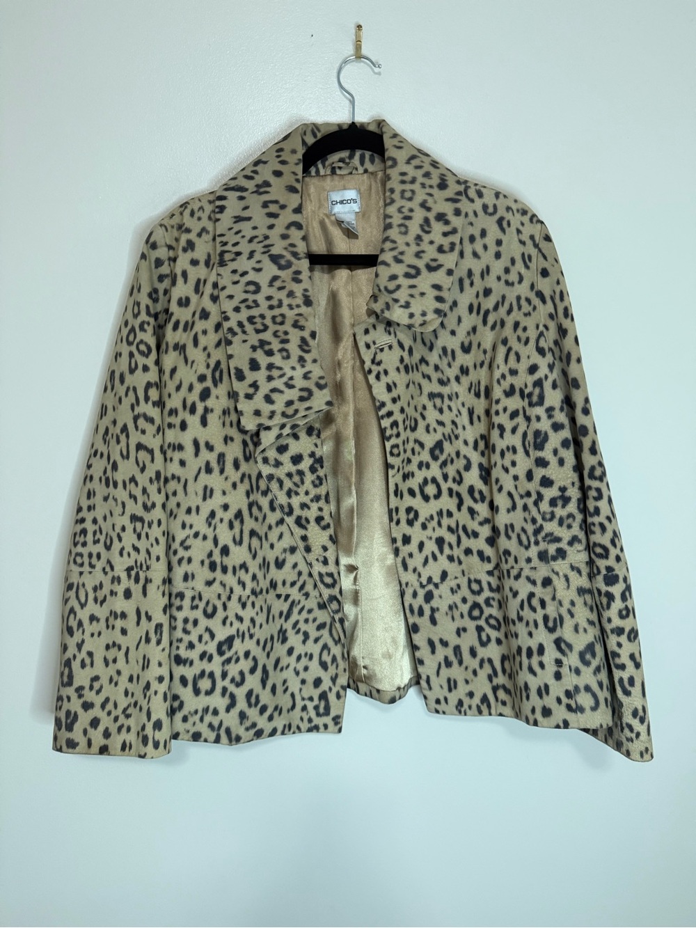Chico's Leopard Print suede Jacket in Beige in size XL (3)